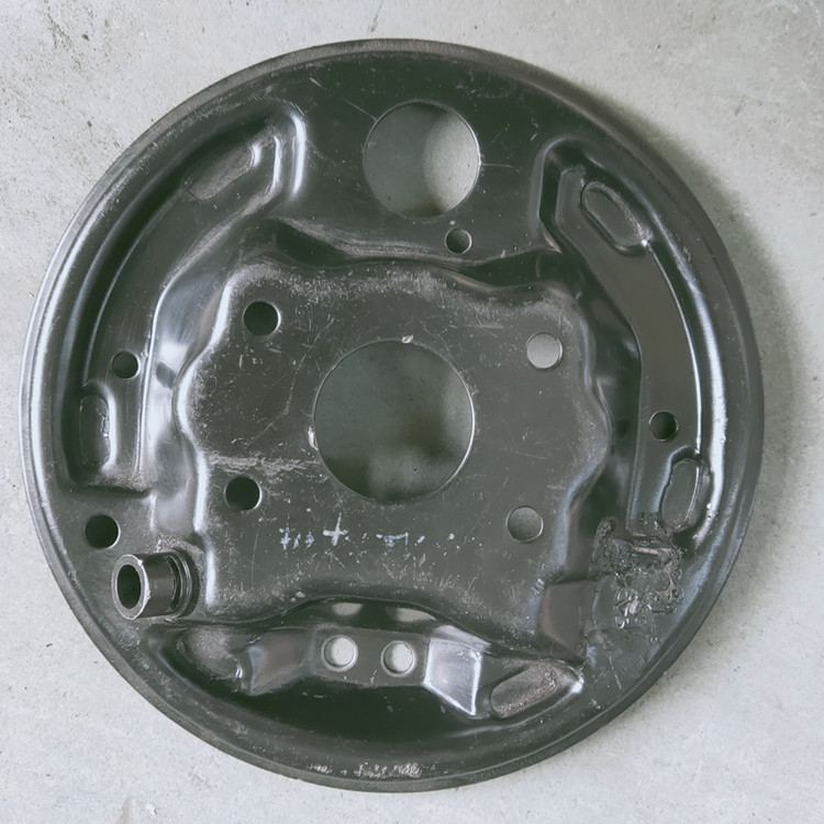 大型曲麵製件的拉深特點 大型曲麵製件的拉深特點